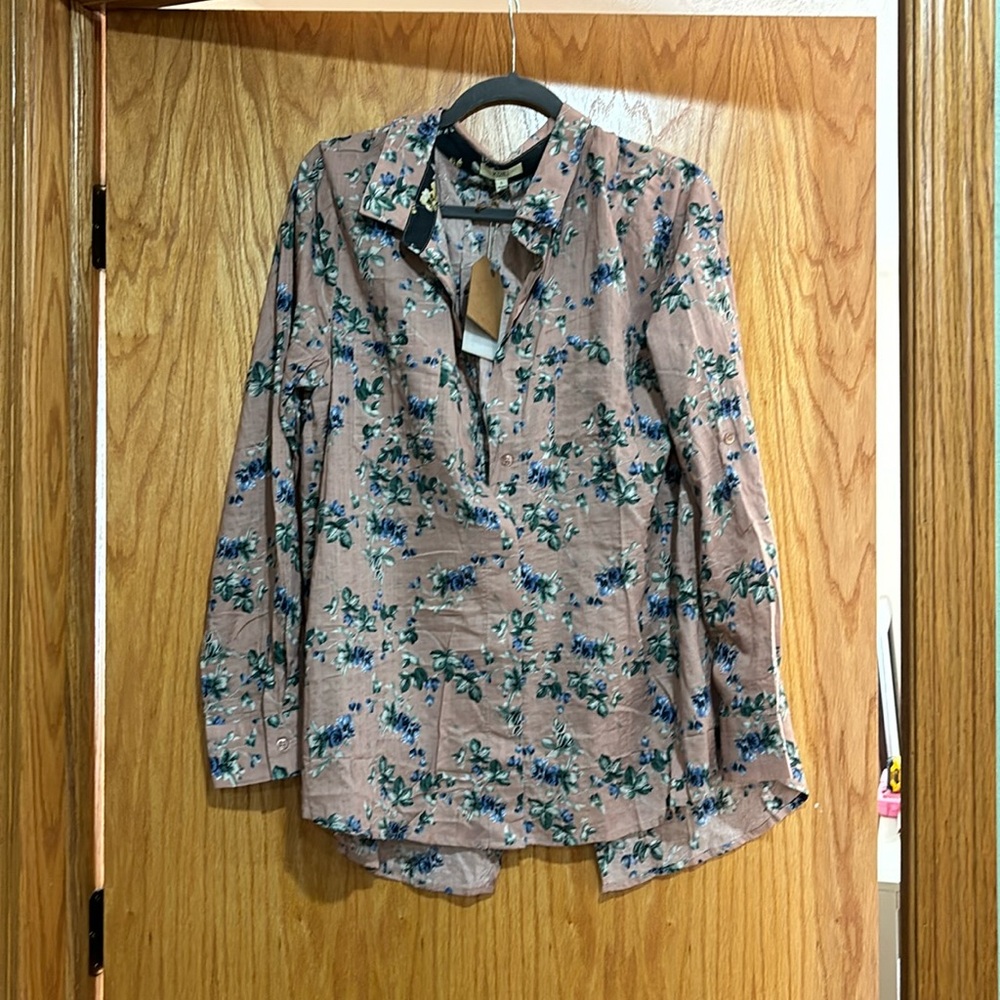 Brand new floral button up blouse